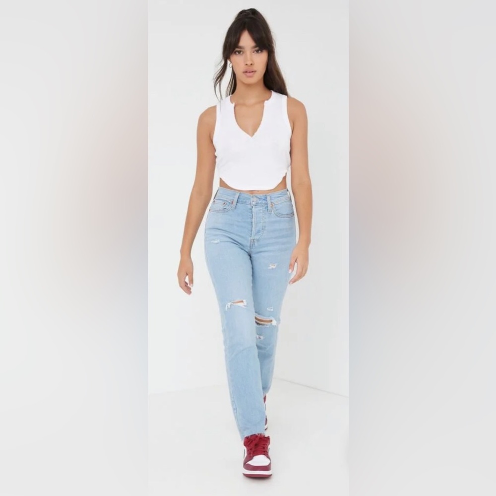 Levis Wedgie Straight Jeans size 27